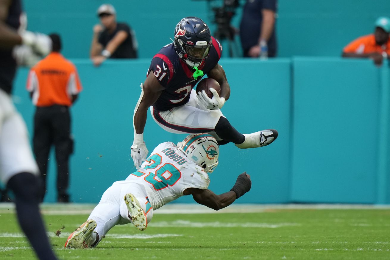 NFL: NOV 27 Texans at Dolphins