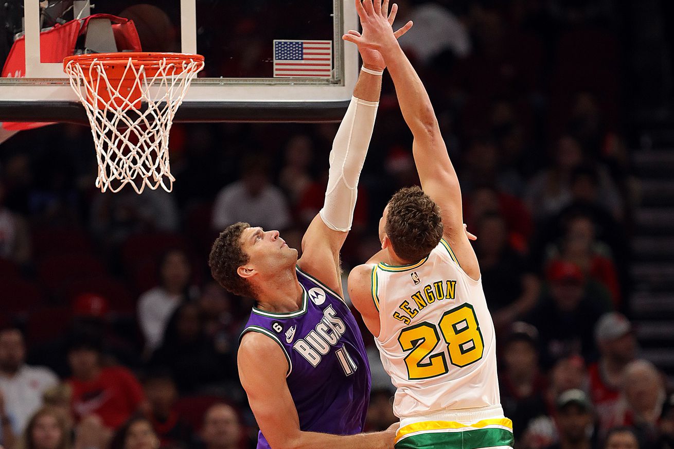 Milwaukee Bucks v Houston Rockets