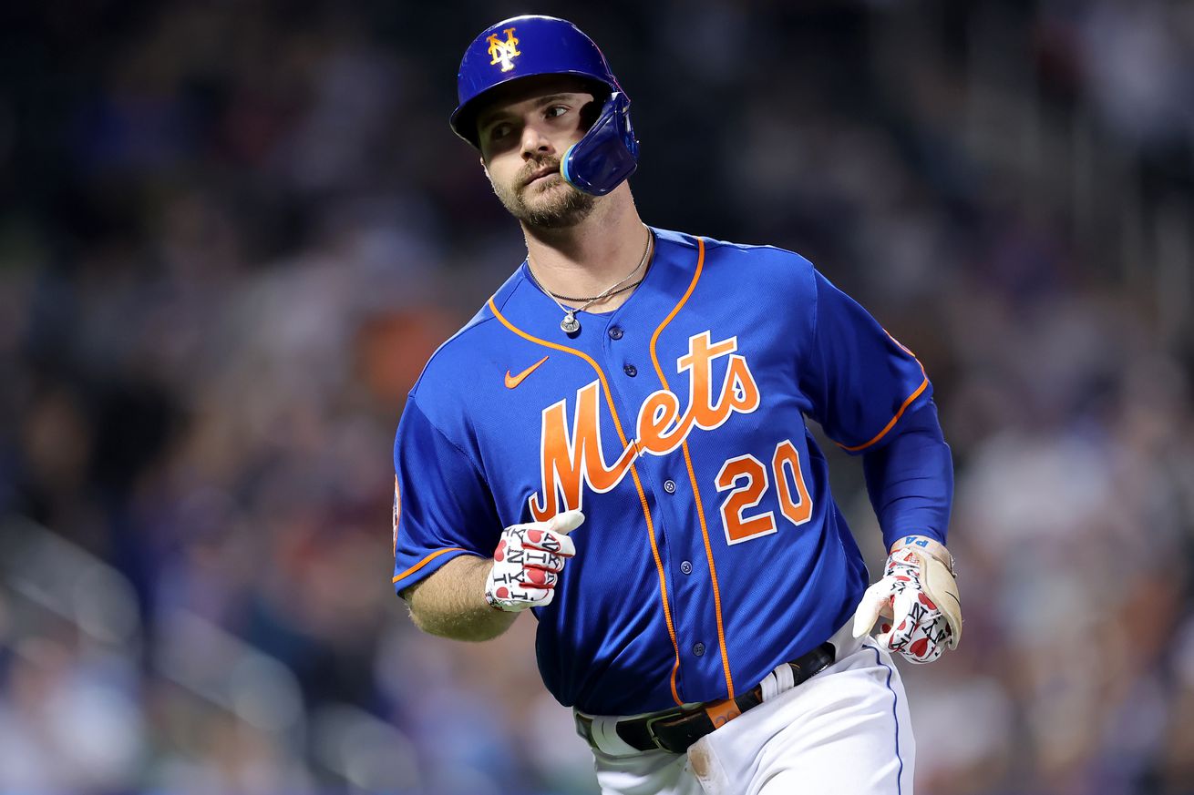 MLB: Game Two-Philadelphia Phillies at New York Mets