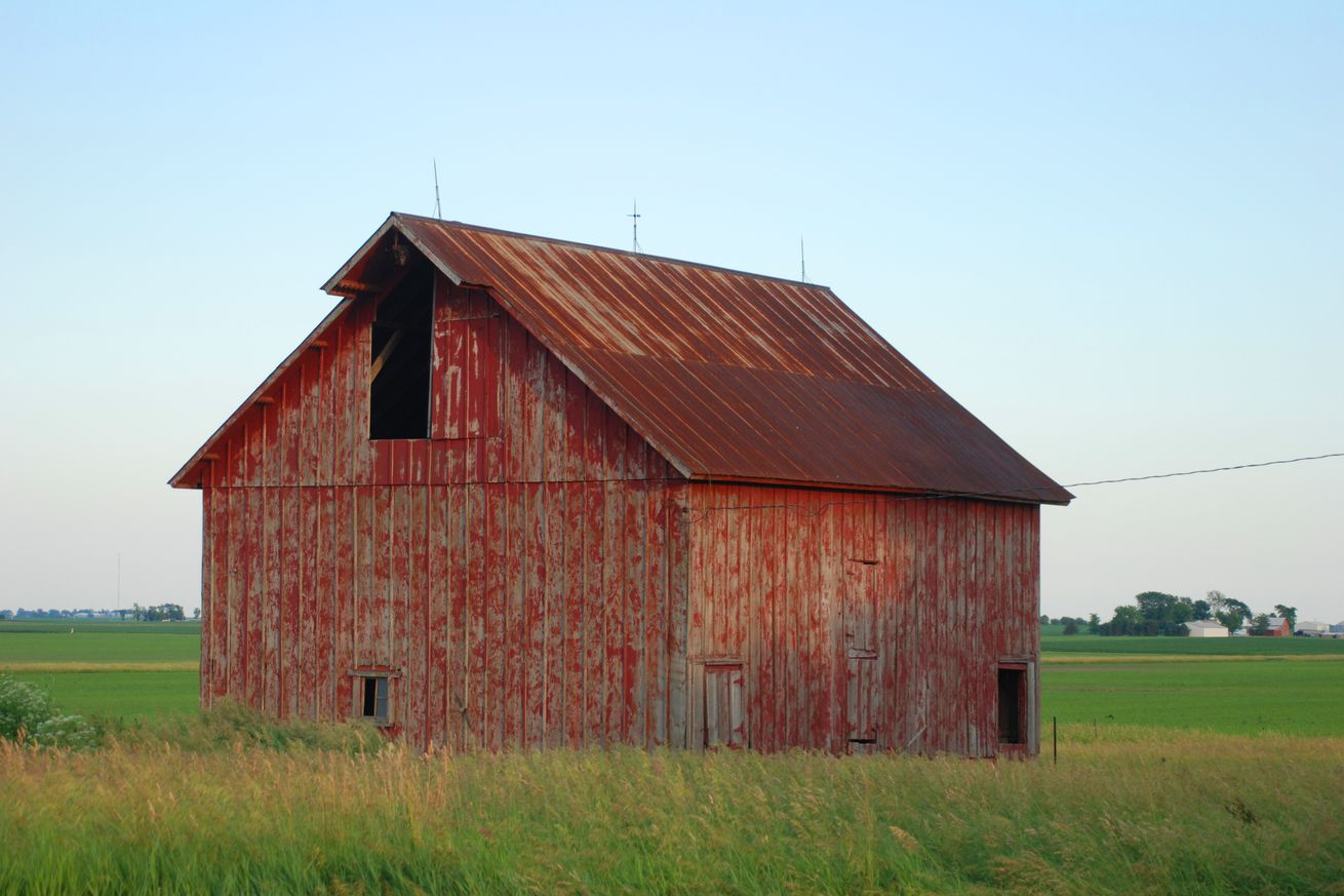 Red barn in rural east central Illinois, near the town of Newman, IL