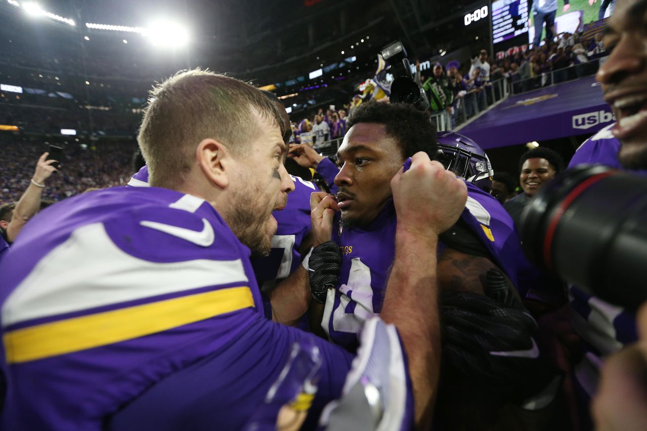 NFL: NFC Divisional Playoff-New Orleans Saints at Minnesota Vikings