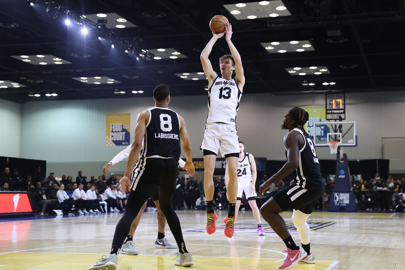 NBA: G League-Next Up game-Team Giraffe Stars at Team BallIsLife