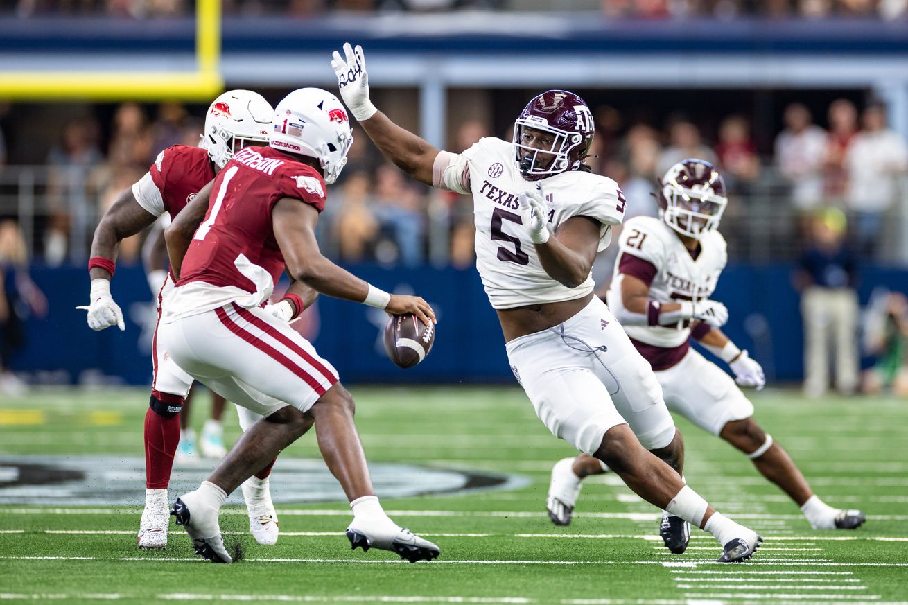 COLLEGE FOOTBALL: SEP 30 Southwest Classic - Texas A&M vs Arkansas