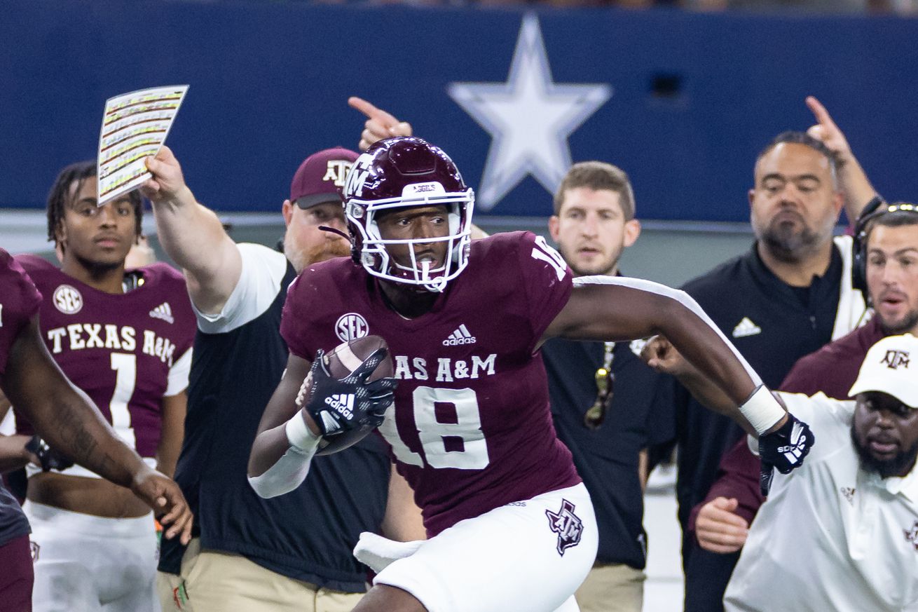 COLLEGE FOOTBALL: SEP 24 Southwest Classic - Arkansas v Texas A&M