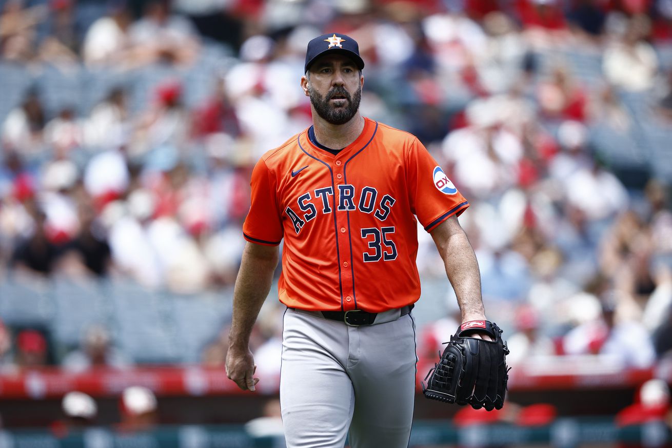 Houston Astros v Los Angeles Angels