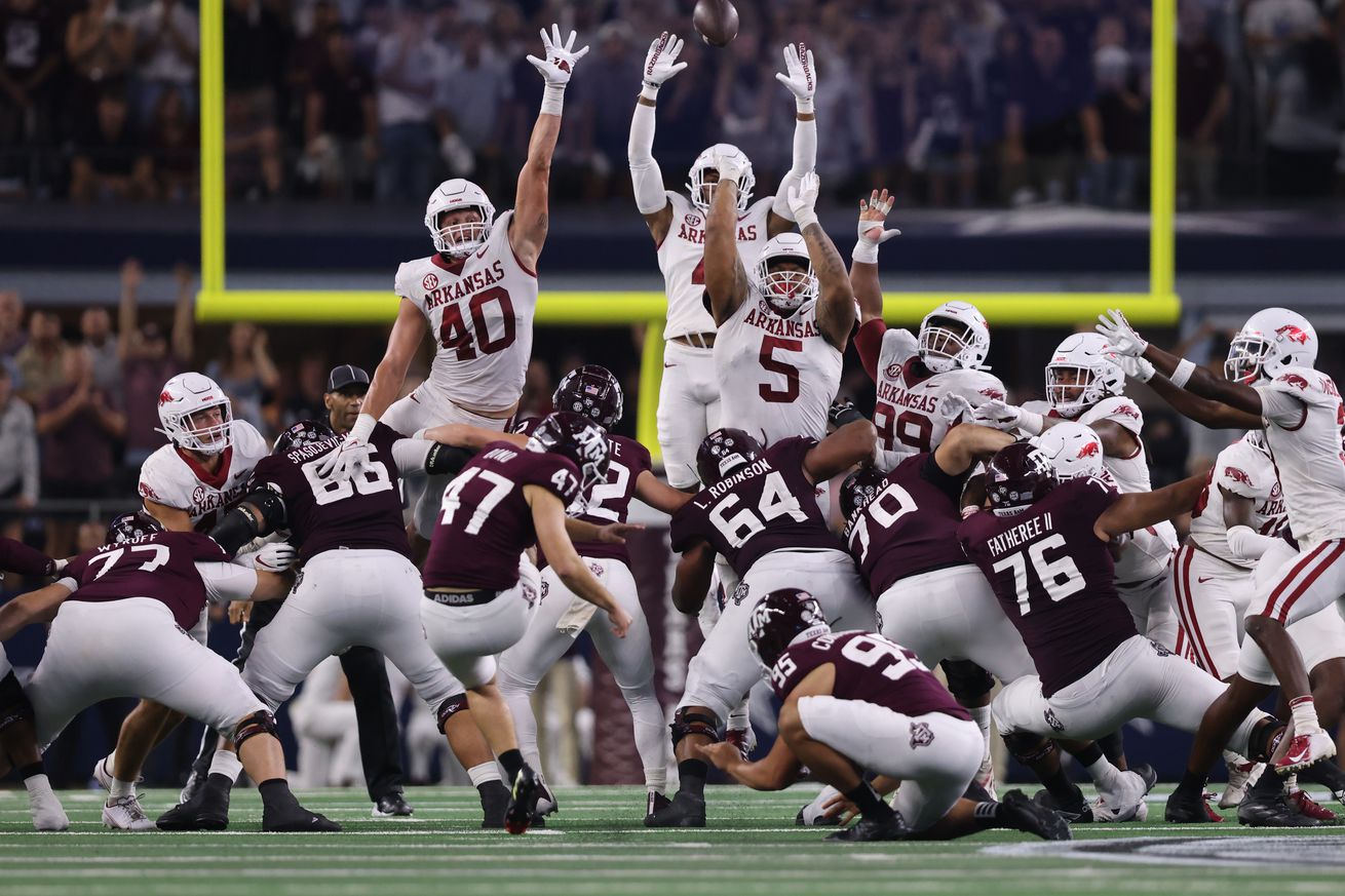 COLLEGE FOOTBALL: SEP 24 Southwest Classic - Arkansas vs Texas A&M