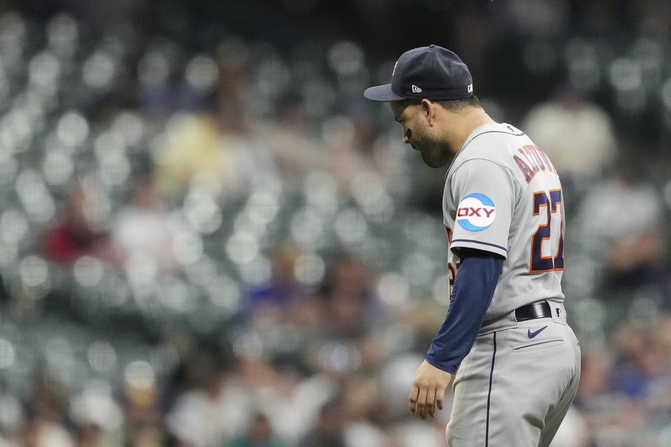 Houston Astros v Milwaukee Brewers