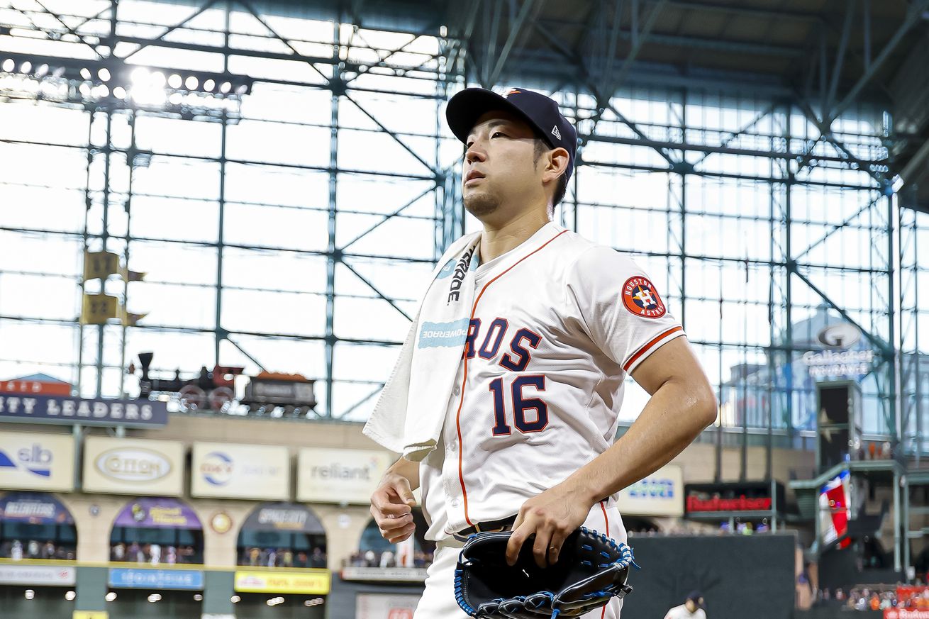 Los Angeles Angels v Houston Astros