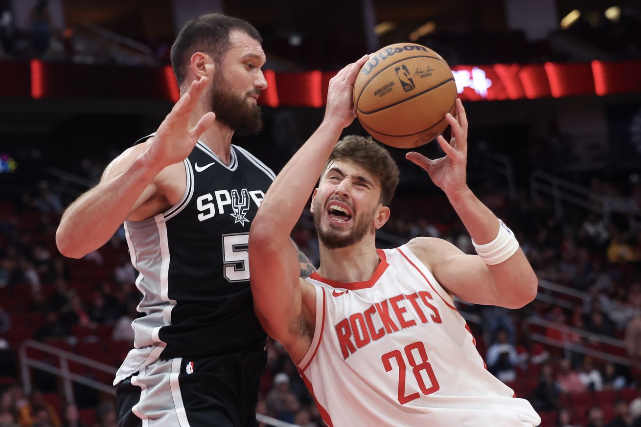 NBA: Preseason-San Antonio Spurs at Houston Rockets