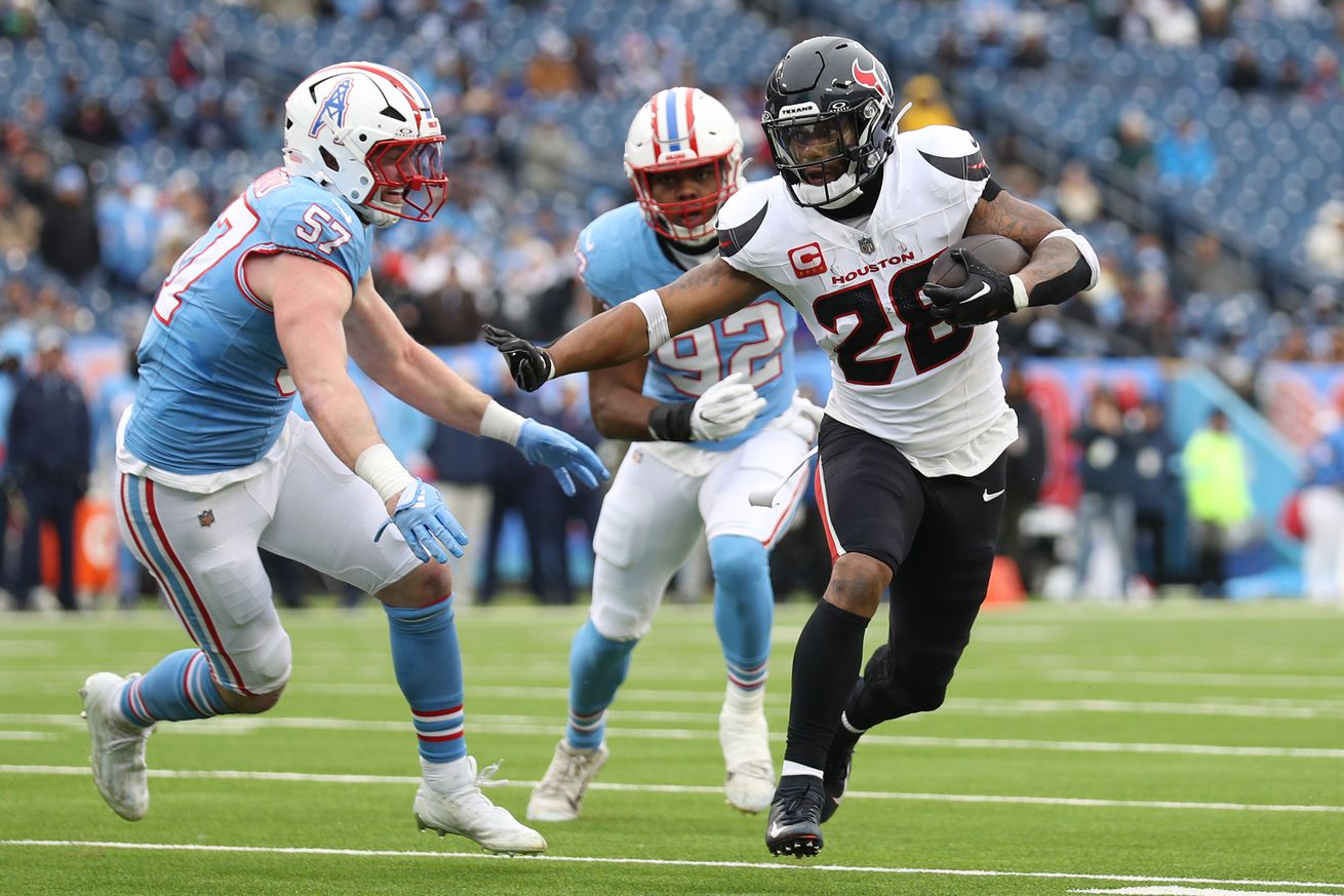 Houston Texans v Tennessee Titans